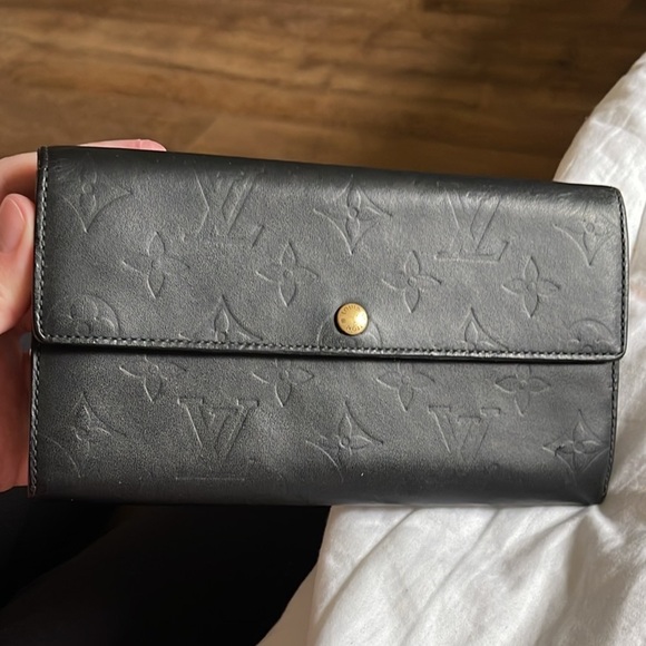 LOUIS VUITTON Monogram Empreinte Wallet - Picture 8 of 13
